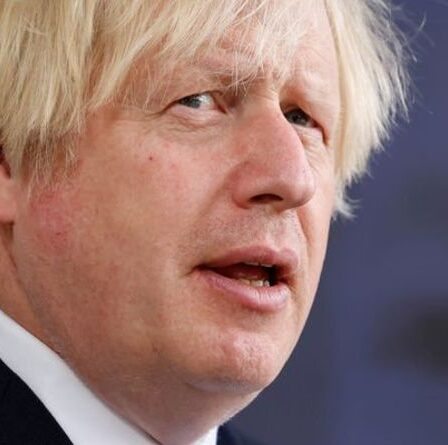 Le PM exhorté à réduire le coût des tests Covid pour sauver l'été