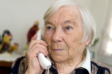Le Royaume-Uni va supprimer les téléphones fixes dans un bouleversement numérique, suscitant des craintes pour les personnes âgées et vulnérables