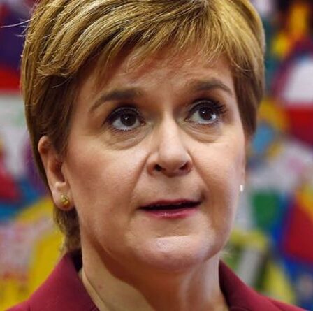 Le SNP assure une percée en matière d'indépendance alors que Sturgeon se dirige vers une épreuve de force sur le terrain