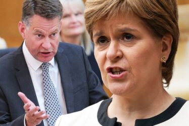 Le SNP de Nicola Sturgeon annonce des plans « dangereux » pour rendre permanents les pouvoirs d'urgence de Covid