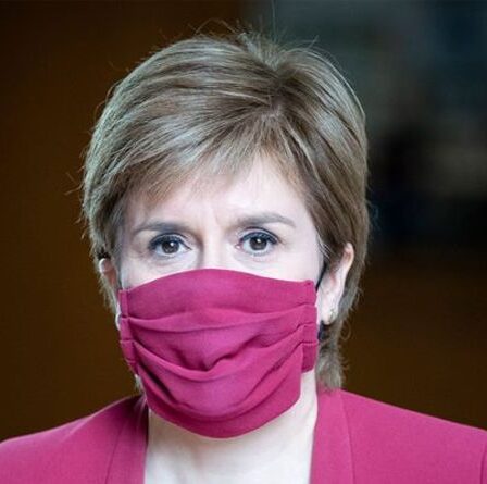 Le SNP exige le vote pour l'indépendance MAINTENANT alors que Michael Gove ouvre la porte au référendum écossais