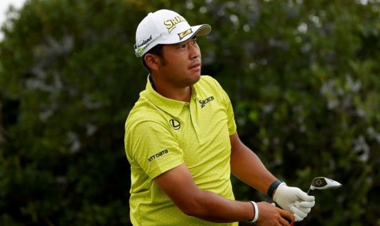 Le champion des maîtres Hideki Matsyuama frappe un entraînement capricieux dans la chemise d'un fan à Northern Trust