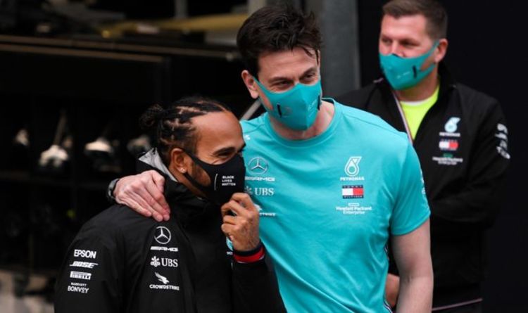 Le chef de Mercedes, Toto Wolff, pourrait défier Lewis Hamilton alors que Max Verstappen tourne la vis