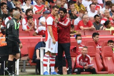 Le manager d'Arsenal, Mikel Arteta, clarifie la situation du transfert de Granit Xhaka au milieu de l'intérêt des Roms