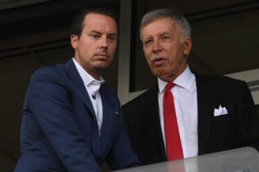 Le propriétaire d'Arsenal, Stan Kroenke, publie une déclaration de transfert sur le travail "dans les coulisses"