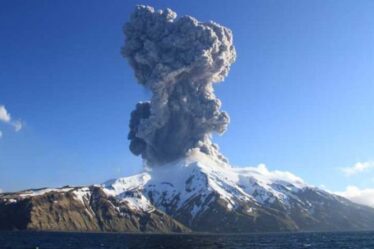 Le volcan de l'Alaska sous surveillance car "une activité explosive est possible" après un séisme de magnitude 8,2