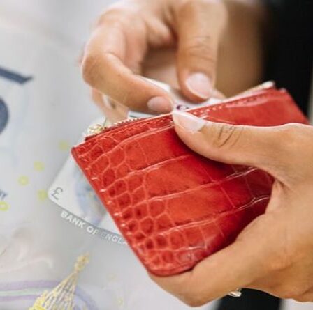 Les Britanniques à faible revenu peuvent obtenir un bonus de plus de 1 000 £ versé sur un compte bancaire