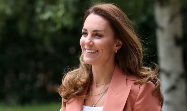 Les amis de l'école de Kate Middleton disent que la duchesse a eu du mal à avoir confiance en elle à l'adolescence