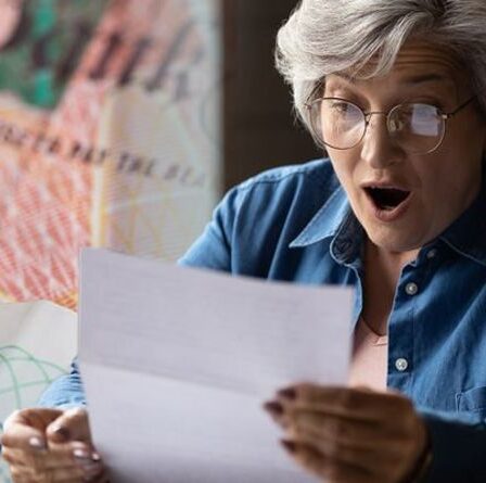 Les cotes des obligations premium expliquées alors qu'une femme gagne 1 million de livres sterling avec «l'une des plus petites participations jamais détenues»