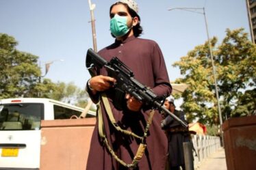 « Les gens ne devraient pas avoir peur ! »  Des militants talibans font pression sur le lecteur de nouvelles pour qu'il soutienne la nouvelle règle