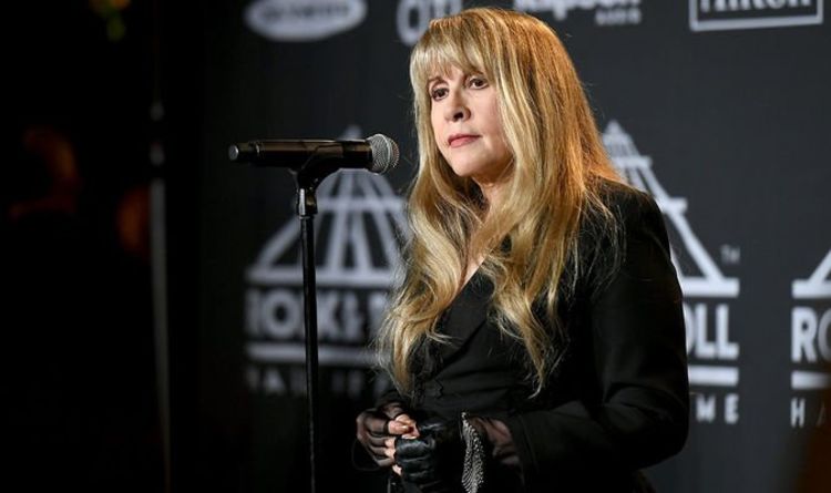 Les inquiétudes de Stevie Nicks concernant le coronavirus voient la star «dévastée» de Fleetwood Mac annuler la tournée 2021