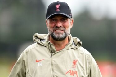 Les lunettes de Jurgen Klopp : Pourquoi le manager de Liverpool ne porte-t-il plus de lunettes emblématiques ?