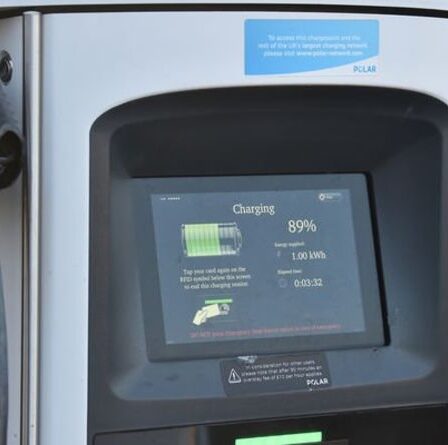 Les propriétaires de voitures électriques pourraient économiser 360 £ en frais de recharge par rapport aux véhicules à essence