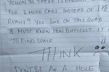 Les voisins se querellent après qu'une femme a reçu une note cinglante sur un parking «égoïste»