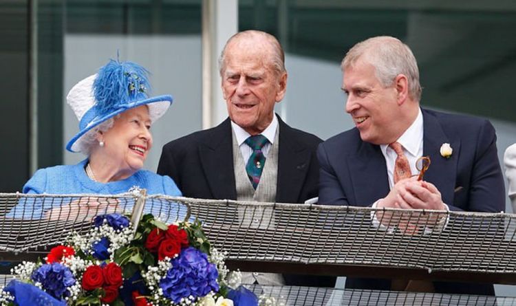 L'expert royal "doit être reine et mère" déclare que des décisions difficiles font suite au scandale du prince Andrew