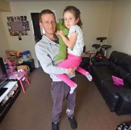 "Lutte de mois en mois" - Un père célibataire au chômage demande une augmentation des allocations familiales