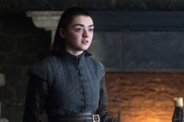 Maisie Williams de Game of Thrones taquine le retour du rôle d'Arya: "En attente de l'appel!"