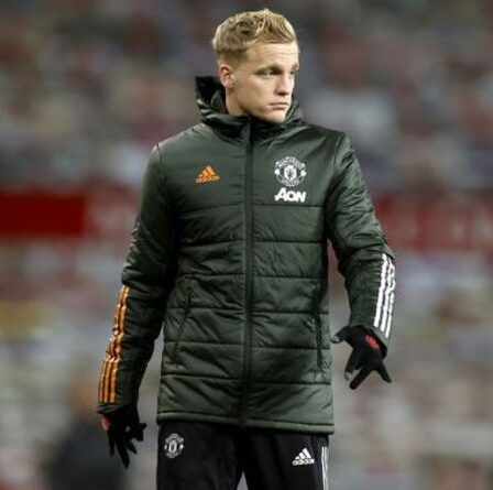 Man Utd a laissé entendre qu'ils pourraient enfin libérer Donny van de Beek pour se sauver des millions