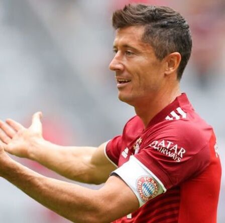 Man Utd et Man City apprennent les chances de transfert de Robert Lewandowski alors que le Bayern clarifie sa position