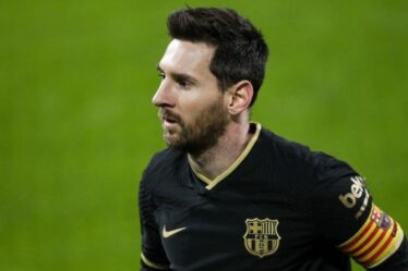 Man Utd exhorté à "annoncer Lionel Messi" par Robin van Persie alors que les clubs tournent autour de l'Argentine