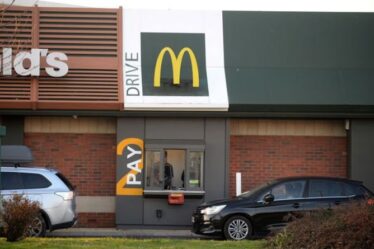 McDonald's espionne les conducteurs lorsqu'ils s'assoient sur les voies du service au volant, selon un ancien employé