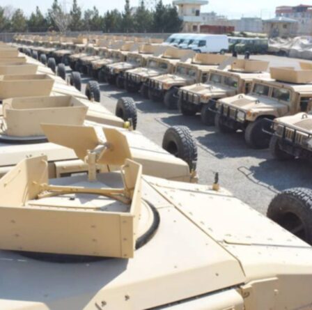 "Menace importante" Biden envisage une frappe aérienne alors que les talibans s'emparent d'un énorme trésor de guerre