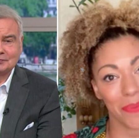 "Mortified" Eamonn Holmes "humblement" s'excuse après que la remarque sur les cheveux "alpaga" ait suscité l'indignation