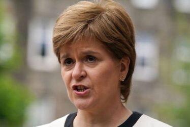 Nicola Sturgeon accusé d'avoir sapé l'indépendance avec un plan "embarrassant"