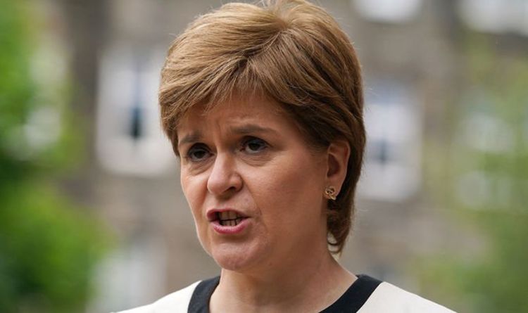Nicola Sturgeon accusé d'avoir sapé l'indépendance avec un plan "embarrassant"