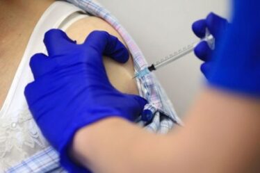 « Niveau inférieur d'immunité de la population » Des experts avertissent que Covid pourrait étouffer les vaccins contre la grippe cet hiver