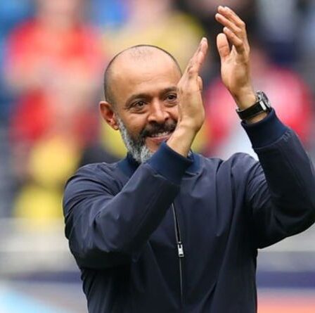 Nuno exhorte les fans de Tottenham à ignorer la table même si les Spurs sont en haut et rivalisent avec Arsenal en bas