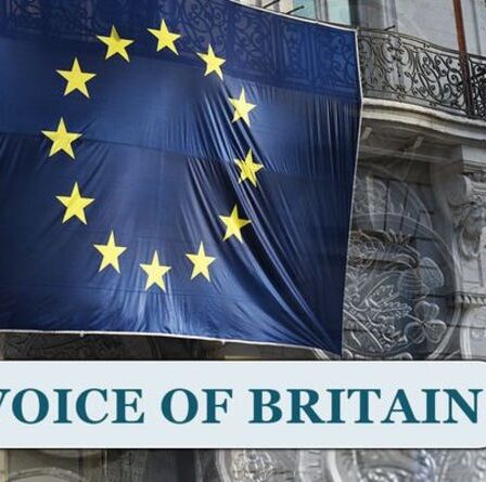 Pas acceptable!  Le Royaume-Uni a dit de refuser l'argent de Bruxelles sur la demande de battre le drapeau de l'UE: "Plus jamais ça!"