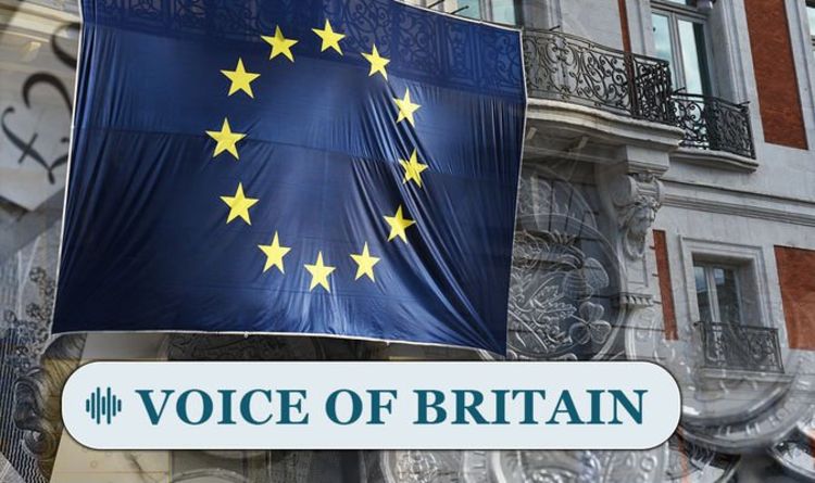Pas acceptable!  Le Royaume-Uni a dit de refuser l'argent de Bruxelles sur la demande de battre le drapeau de l'UE: "Plus jamais ça!"