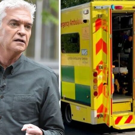 Phillip Schofield se précipite pour aider son voisin alors qu'il souffre d'une urgence médicale: "Tellement chanceux!"