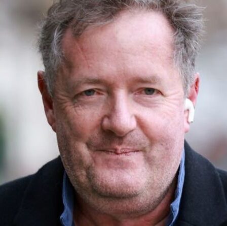 Piers Morgan répond alors que la star de la radio contre le vaccin est maintenant sous ventilateur avec Covid