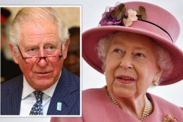 Pourquoi la reine n'a pas besoin de passeport pour voyager - mais le prince Charles en a besoin