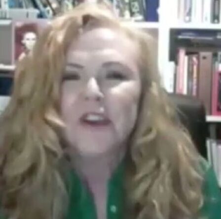 « Pousse-le ! »  La star de T'Pau, Carol Decker, dénonce la foule de Twitter qui l'a annulée pour un commentaire gallois