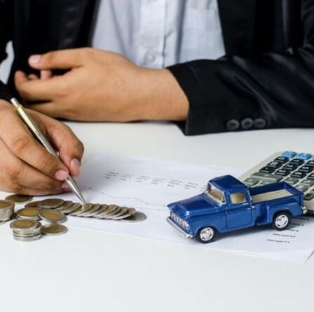 « Prime à la pauvreté » : le gouvernement est invité à modifier les règles de la taxe sur les voitures alors que les conducteurs à faible revenu sont punis