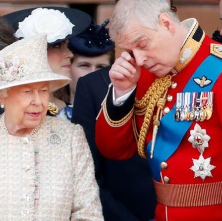 Prince Andrew et la reine: 5 photos qui montrent que Duke est le favori de la reine – expert