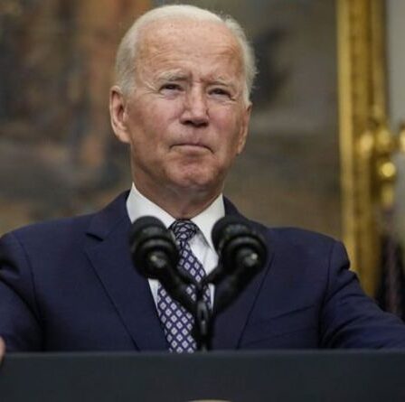 Prise de contrôle des talibans examinée: un sondage indique que Biden est considérablement en faute – données