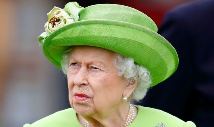 Queen dépeinte comme ne parvenant pas à « comprendre son rôle » dans The Crown – un expert condamne Netflix