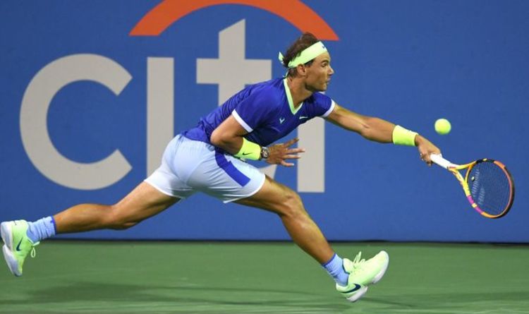Rafael Nadal réussit un tir incroyable lors de la victoire au premier tour du Citi Open contre Jack Sock