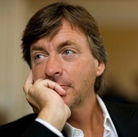 Richard Madeley a fustigé la police « réveillée » pour une offre d'emploi « digne de Harry et Meghan »