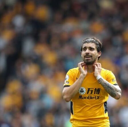 Ruben Neves a envoyé un message de transfert à Manchester United malgré la défaite des Wolves à Tottenham