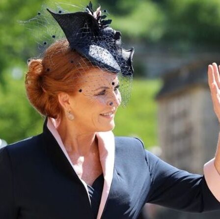 Sarah Ferguson « se rend à Balmoral avec le prince Andrew » pour rendre visite à la reine, selon un initié