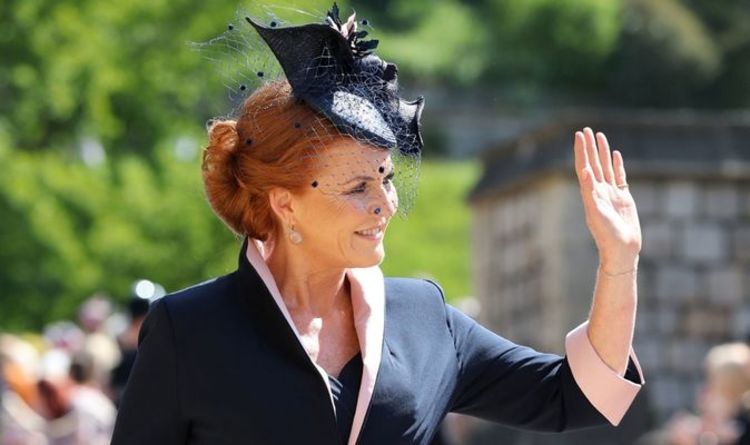 Sarah Ferguson « se rend à Balmoral avec le prince Andrew » pour rendre visite à la reine, selon un initié