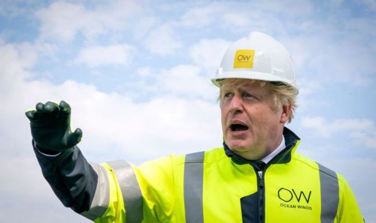 'Sur mon cadavre!'  Boris Johnson snobera le retour de l'Écosse après la catastrophe des vacances