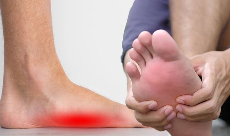 Symptômes de carence en vitamine B12 : la « sentiment » dans vos pieds qui peut signaler de faibles niveaux de B12