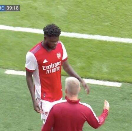 Thomas Partey se blesse lors du choc Arsenal vs Chelsea - "Ce pourrait être des ligaments de la cheville"