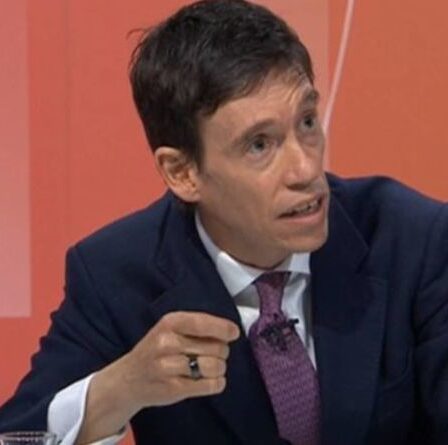 « Totalement faux ! »  L'heure des questions de la BBC éclate alors qu'un invité américain est démantelé dans la rangée de Joe Biden